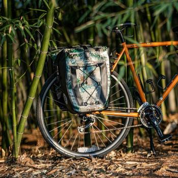 Preview: ROCKBROS | Hinterradtasche – 100% wasserdichte Gepäckträgertasche mit Netztasche, 27L, in Schwarz, Gelb und Camouflage